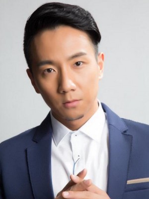 西安市常成成同志简历