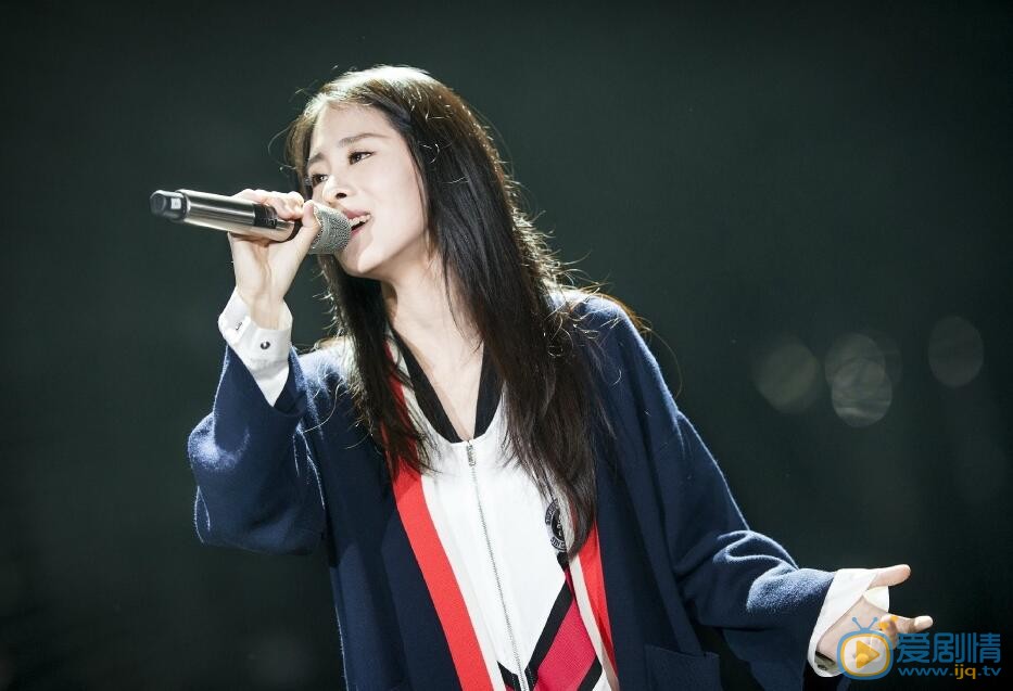 歌手張碧晨以自己創作的《胡桃夾子》作為返場曲目！
