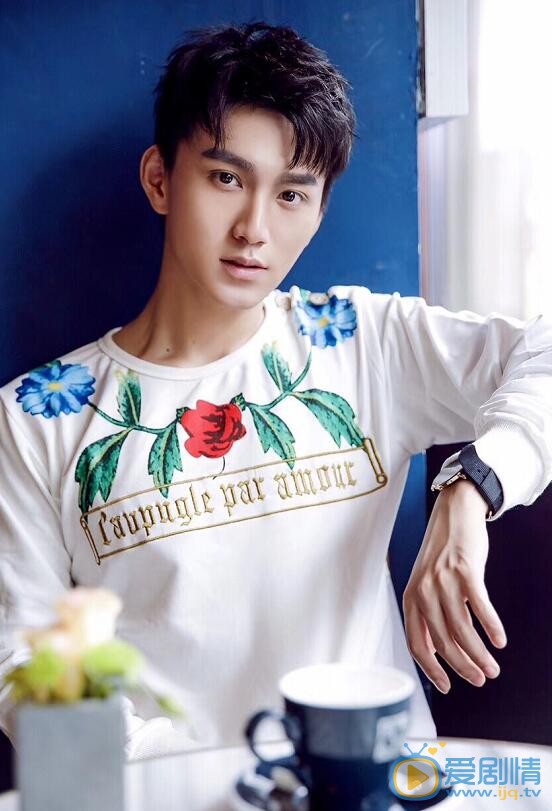 丁宇佳個人資料簡介 丁宇佳個人經歷及家庭背景介紹 丁宇佳寫真圖片照