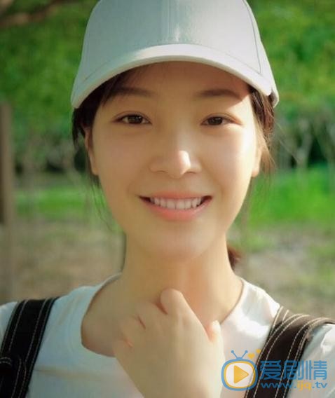 封神小娥是誰演的？封神小娥扮演者何杜娟個人資料、寫真及生活照欣賞