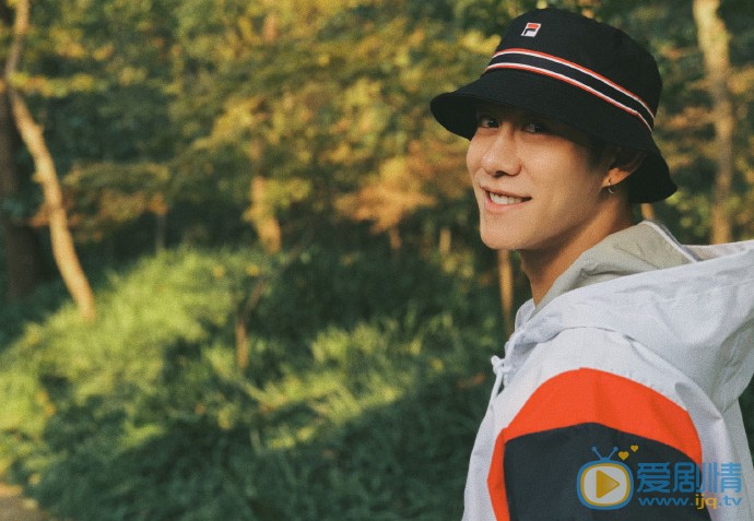 婁鳴個人資料簡介 婁鳴演藝經歷 婁鳴寫真圖片