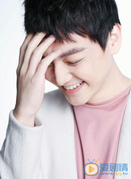 柒個我白向榮是誰演的？柒個我白向榮扮演者張曉謙個人資料、寫真及生活照欣賞