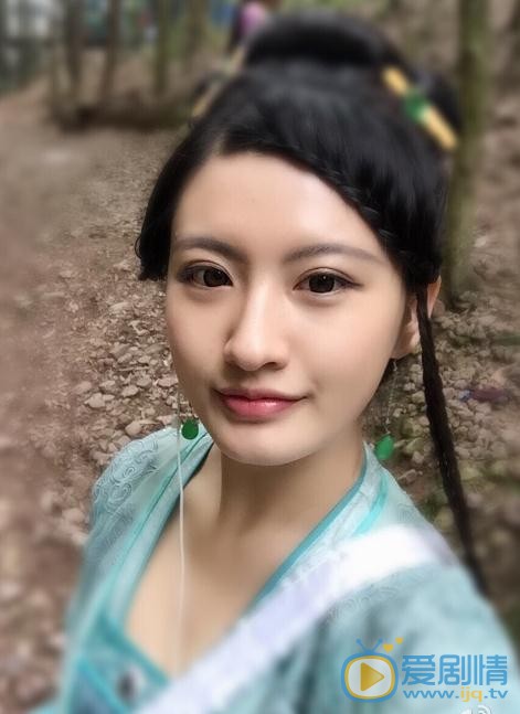 張芷然個人資料簡介 張芷然古裝片場照