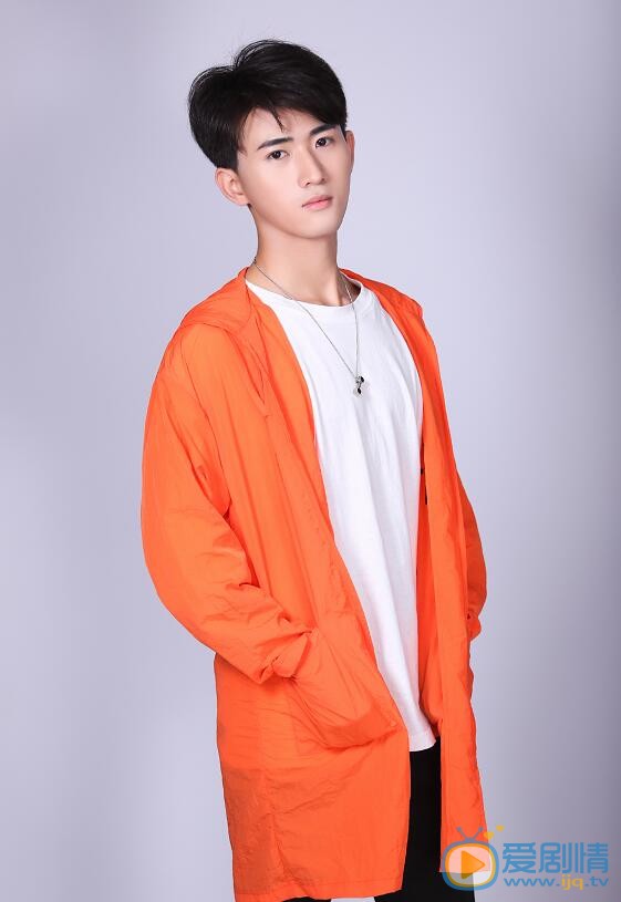 余戩個人資料簡介  余戩個人經歷及家庭背景介紹 余戩寫真圖片照