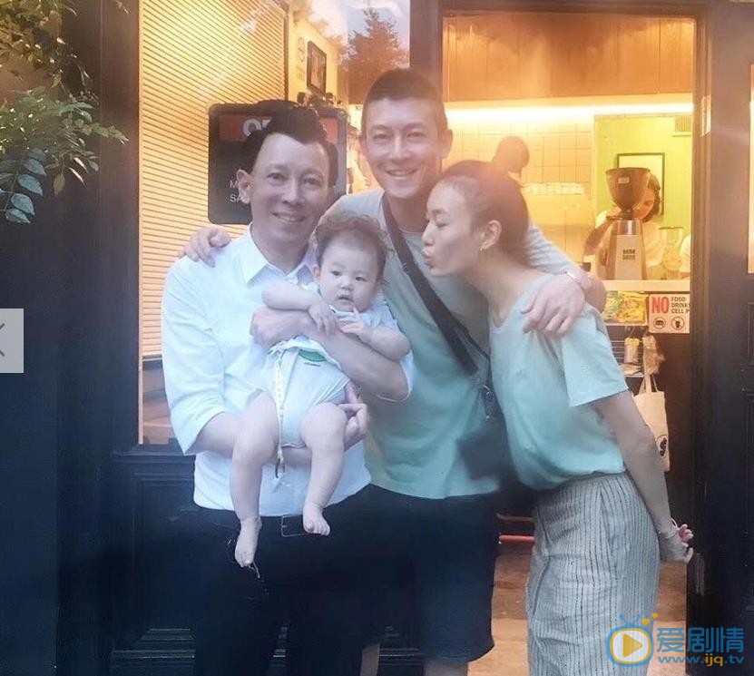 陳冠希個人資料簡介 陳冠希全家福