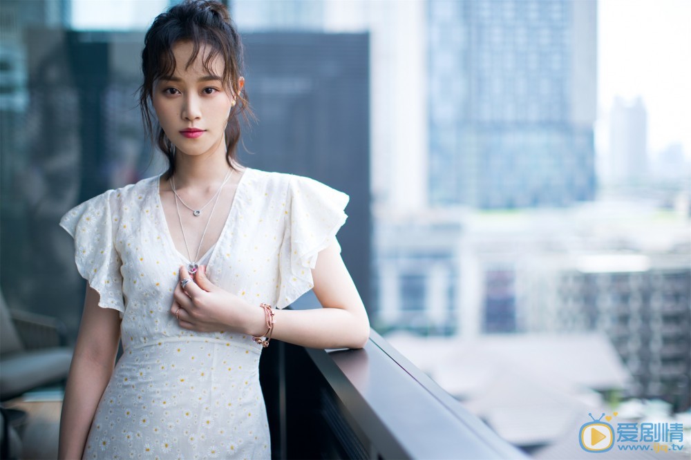 時間都知道趙雯雯的飾演者是誰？她是一個怎樣的人？