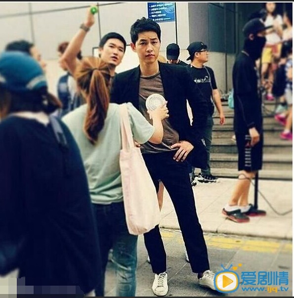 太陽的後裔宋仲基與柳時鎮的淵源