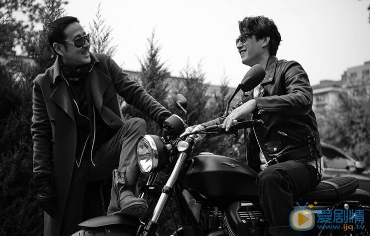 我的前半生曝光雙男神黑白機車大片   靳東陳道明霸氣十足盡顯成熟魅力