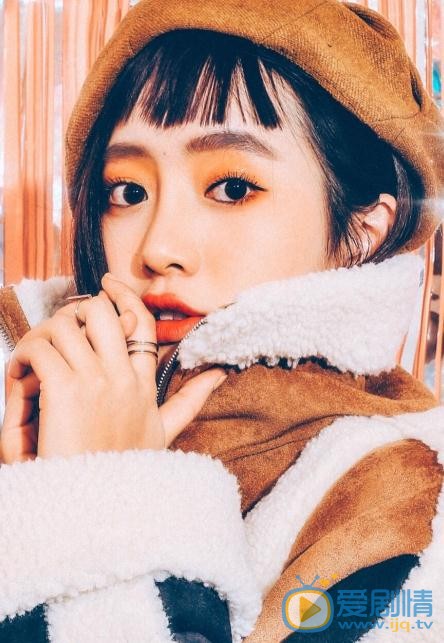 致我們單純的小美好林靜曉是誰演的？林靜曉扮演者王梓薇個人資料、寫真及生活照欣賞