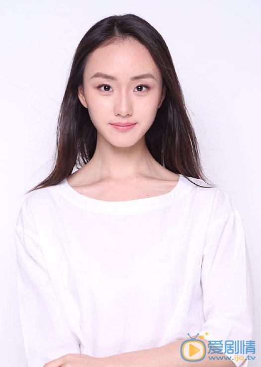 鄧欣個人資料介紹 鄧欣寫真