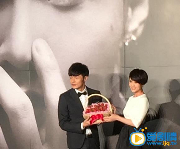 李榮浩和女友楊丞琳合照  李榮浩個人資料 李榮浩與楊丞琳熱戀