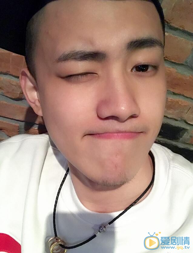 獨步天下布占泰是誰演的?布占泰扮演者晏紫東個人資料及生活寫真照欣賞