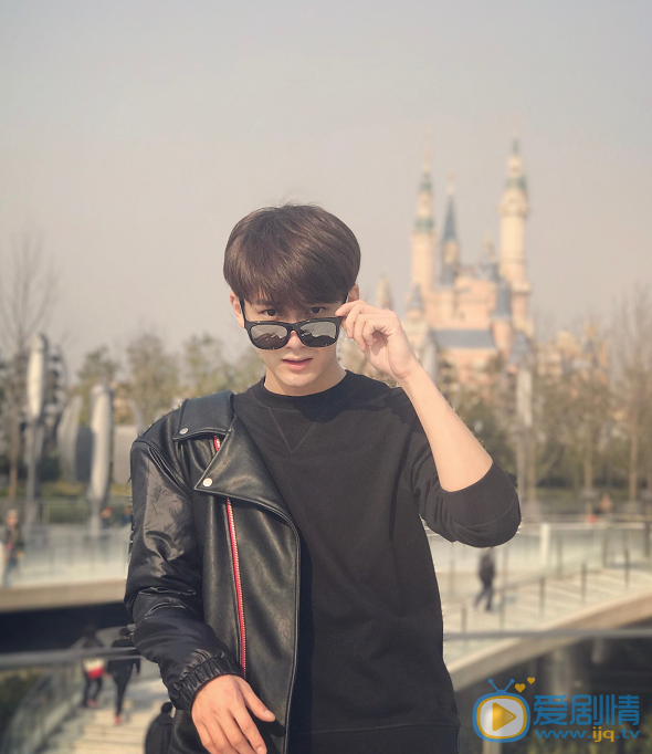 浪花一朵朵唐一白是誰演的？唐一白扮演者熊梓淇個人資料及寫真生活照欣賞