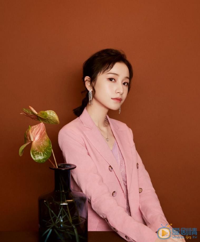 皓鑭傳殷小春是誰飾演的？殷小春扮演者姜梓新個人資料、寫真及生活照欣賞