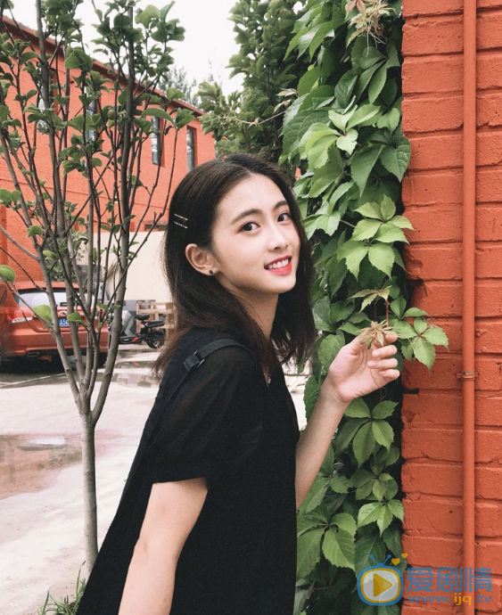 潘珺雅個人資料簡介 潘珺雅演藝經歷 潘珺雅戶外寫真