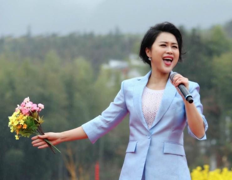 顧莉雅個人資料簡介 顧莉雅舞台照