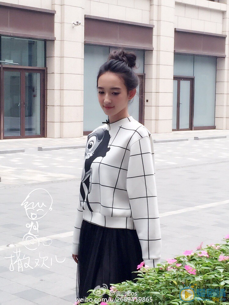 檸檬初上童丹扮演者康寧寫真及生活照欣賞