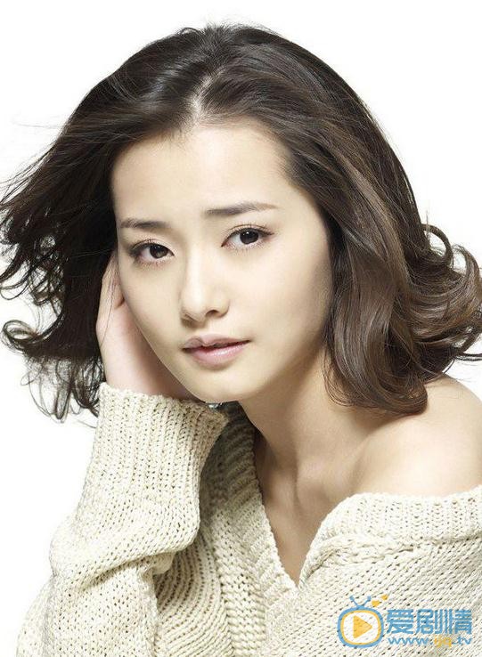 夏至未至程七七是誰扮演的？程七七扮演者柴碧雲個人資料、寫著及生活照欣賞