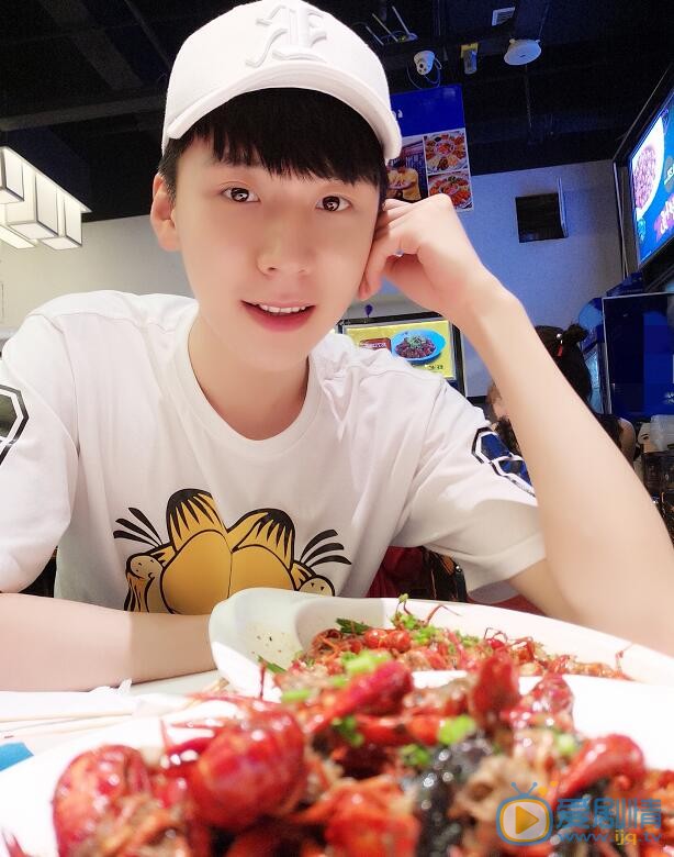 青春最好時李白是誰演的?李白扮演者王博文個人資料及生活寫真照欣賞