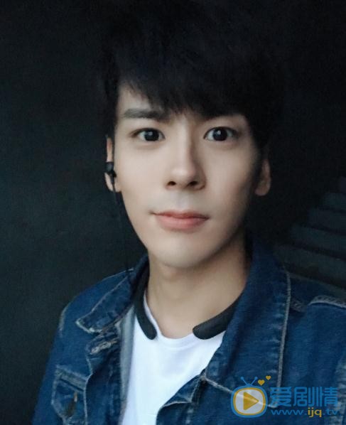 路從今夜白魏子健是誰演的？路從今夜白魏子健扮演者魏哲鳴個人資料、寫真及生活照欣賞