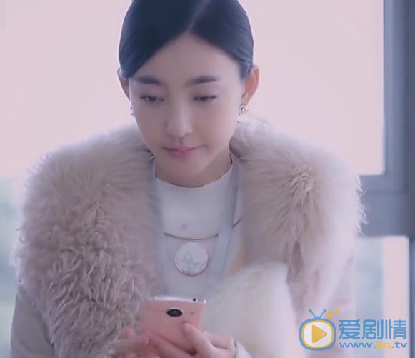 漂洋過海來看你鄭楚用的什麼手機？手機是什麼牌子的？