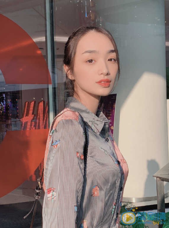 索朗美琪個人資料簡介 索朗美琪演藝經歷 索朗美琪寫真圖片