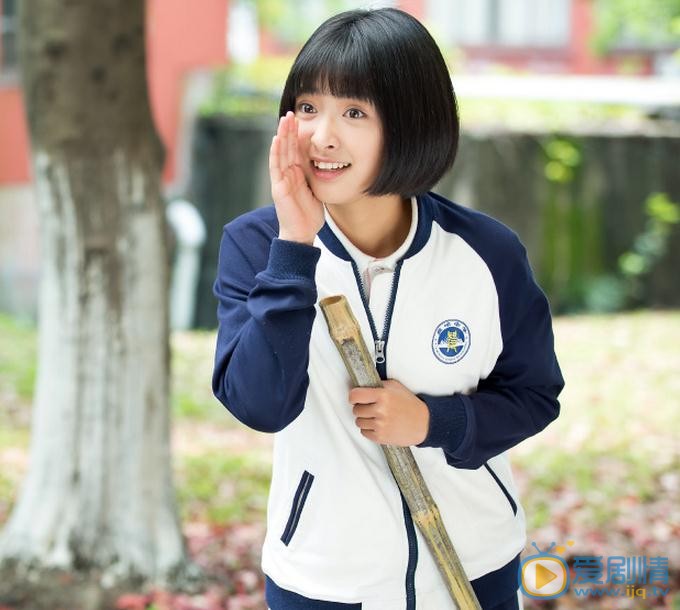 致我們單純的小美好安定是誰偷的？安定是李薇偷得嗎？