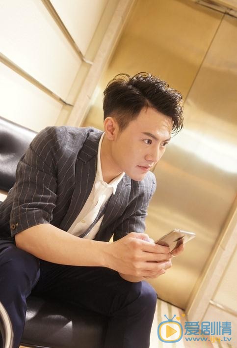 醉玲瓏衛長征是誰扮演的？醉玲瓏衛長征扮演者陳忻澤個人資料、寫真及生活照欣賞