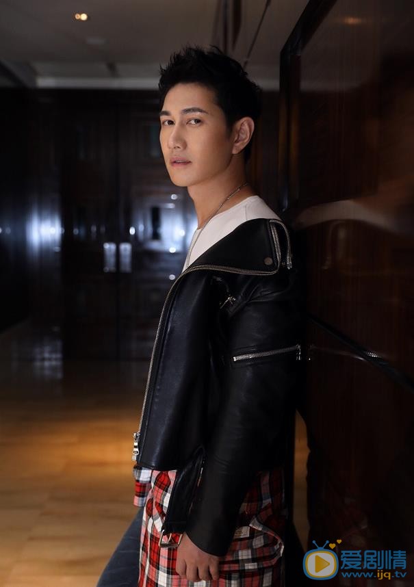 橙紅年代韓進是誰演的？韓進扮演者何明翰個人資料、寫真及生活照欣賞