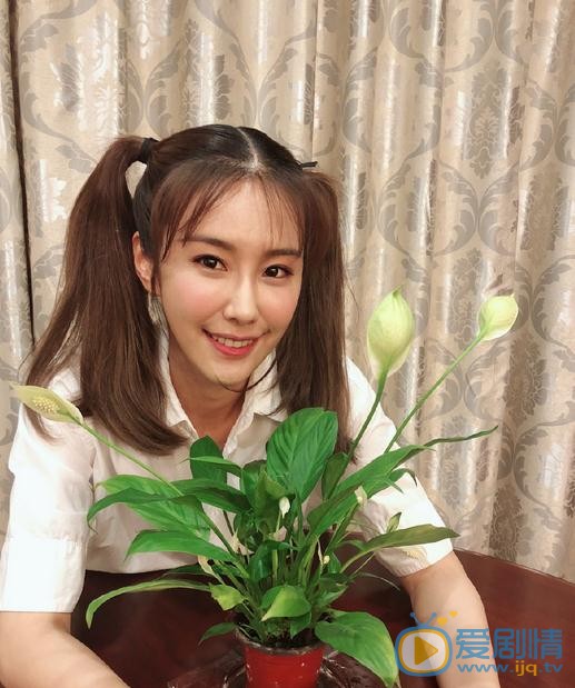 小女花不棄柳青妍是誰演的？柳青妍扮演者黃心娣個人資料、寫真及生活照欣賞