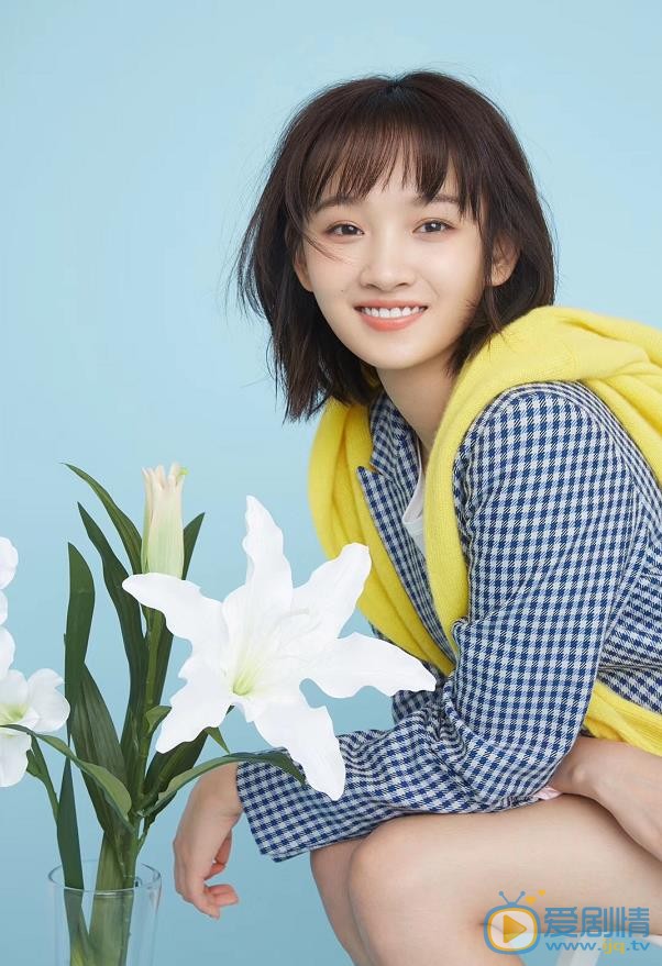 愛情進化論賈小美是誰飾演的？賈小美扮演者梁寶羚個人資料、寫真及生活照欣賞