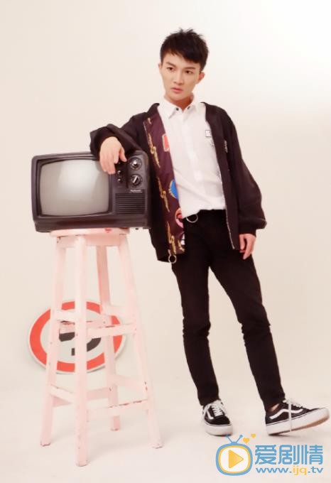 周深個人資料簡介  周深家庭演藝經歷