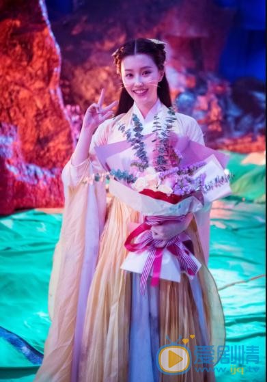 艷骨中靜姝是誰演的？靜姝扮演者王鶴潤個人資料、寫真及生活照欣賞 