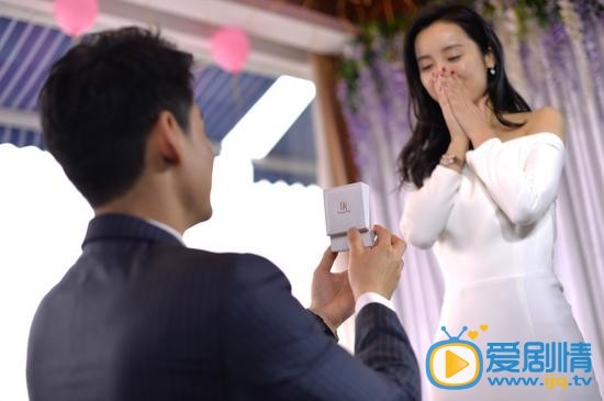 煮婦神探樓姍姍丈夫是花千骨東華上仙嗎