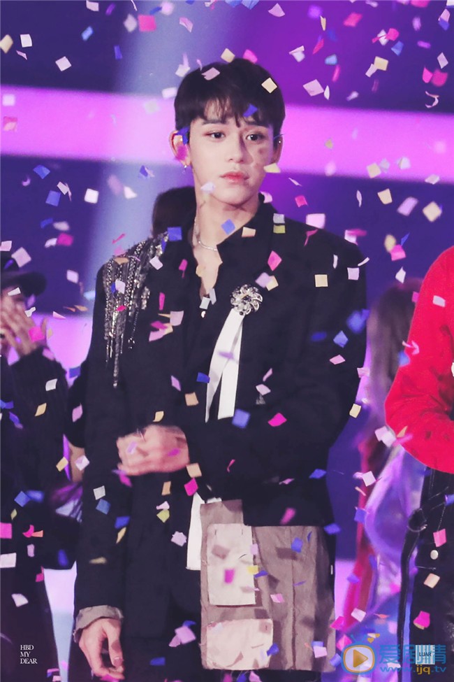 黃旭熙個人資料簡介 黃旭熙舞台表演高清照 