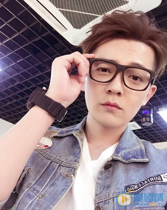 美味奇緣昆金是誰演的？美味奇緣昆金扮演者閆肅個人資料、寫真及生活照欣賞