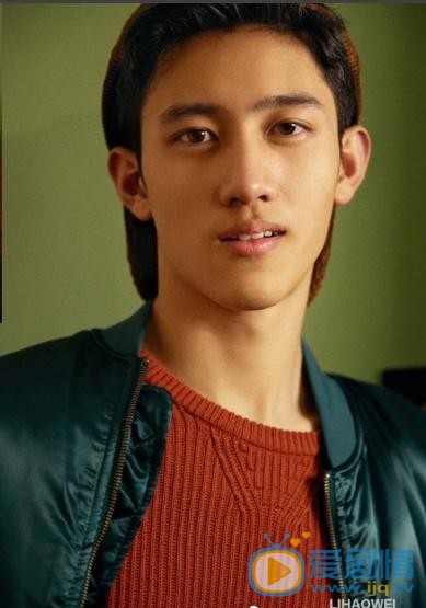 戀愛先生小程皓少年程皓是誰扮演的？小程皓少年程皓扮演者戰宇個人資料、寫真及生活照欣賞