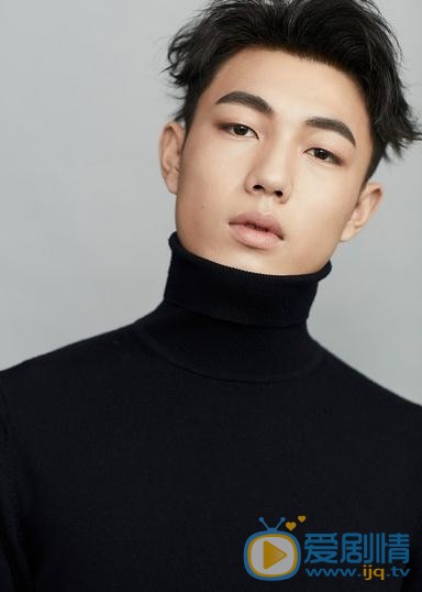 王咨越個人資料簡介 王咨越寫真