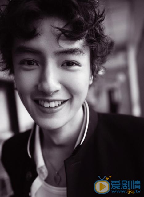 官鴻個人資料簡介 官鴻寫真