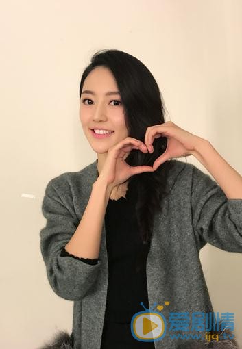 醉玲瓏朵霞是誰演的？醉玲瓏朵霞扮演者黃夢瑩個人資料、寫真及生活照