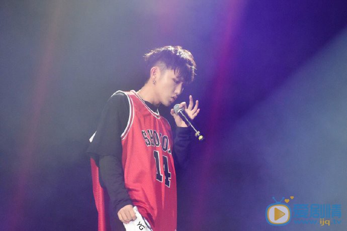 陳順高清寫真 陳順舞台照圖片