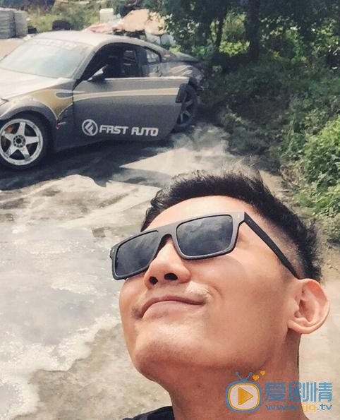 一路繁花相送戴維凡是誰演的？戴維凡扮演者李浩軒個人資料、寫真及生活照欣賞