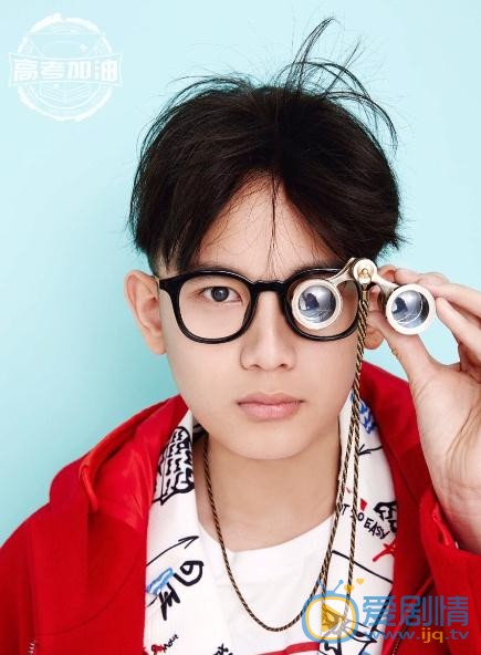 我的體育老師路寬是誰演的?路寬扮演者胡先煦個人資料、寫真及生活照欣賞