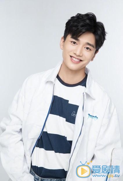 易大千個人資料簡介 易大千寫真