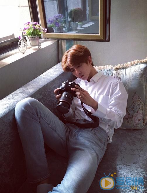 我才不會被女孩子欺負呢葉麟是誰演的？葉麟扮演者蔡徐坤個人資料、寫真及生活照欣賞