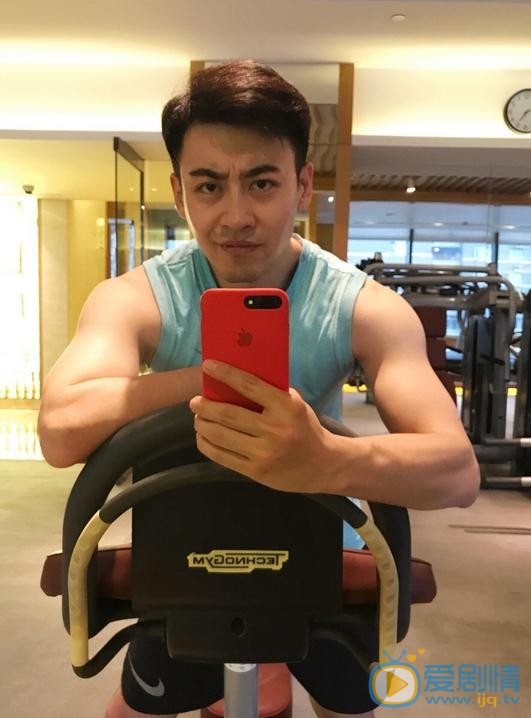 警察鍋哥簡凡是誰扮演的？警察鍋哥簡凡扮演者劉凱個人資料、寫真及生活照欣賞