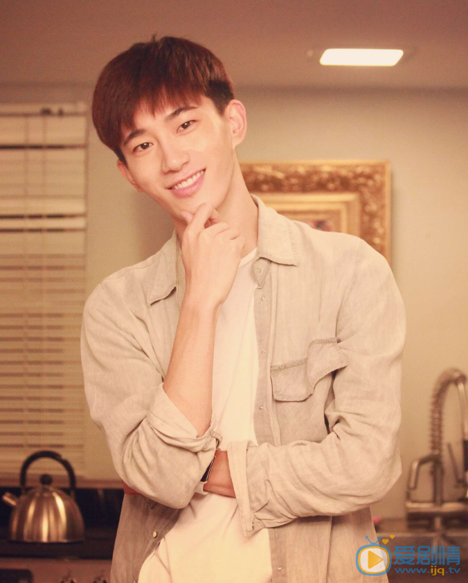 郭甲燃個人資料簡介 郭甲燃演藝經歷 郭甲燃寫真圖片