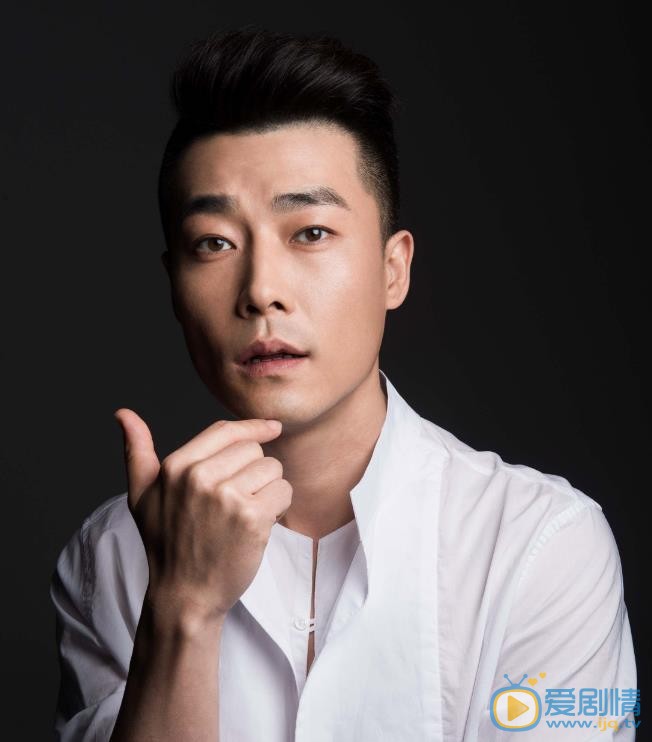 正陽門下小女人範金友是誰扮演的？範金友扮演著喬大韋個人資料、寫真生活照