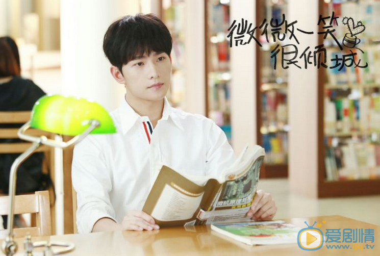 微微一笑很傾城楊洋肖奈白襯衫大盤點  楊洋肖奈服裝品牌介紹