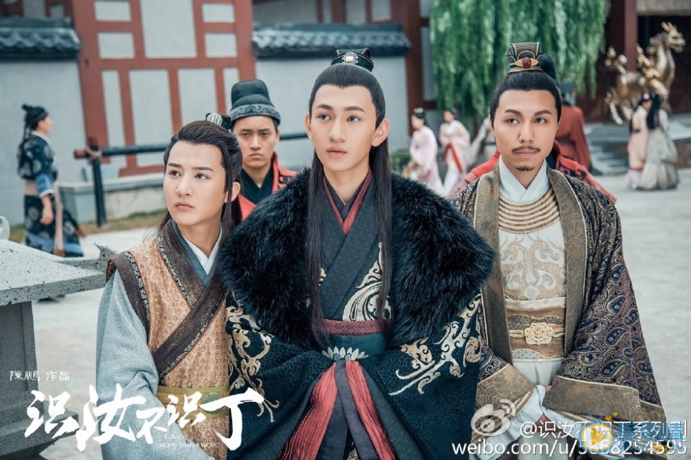 識汝不識丁金師爺怎么願意輔佐陶墨了嗎？陶墨是怎么說服他的？